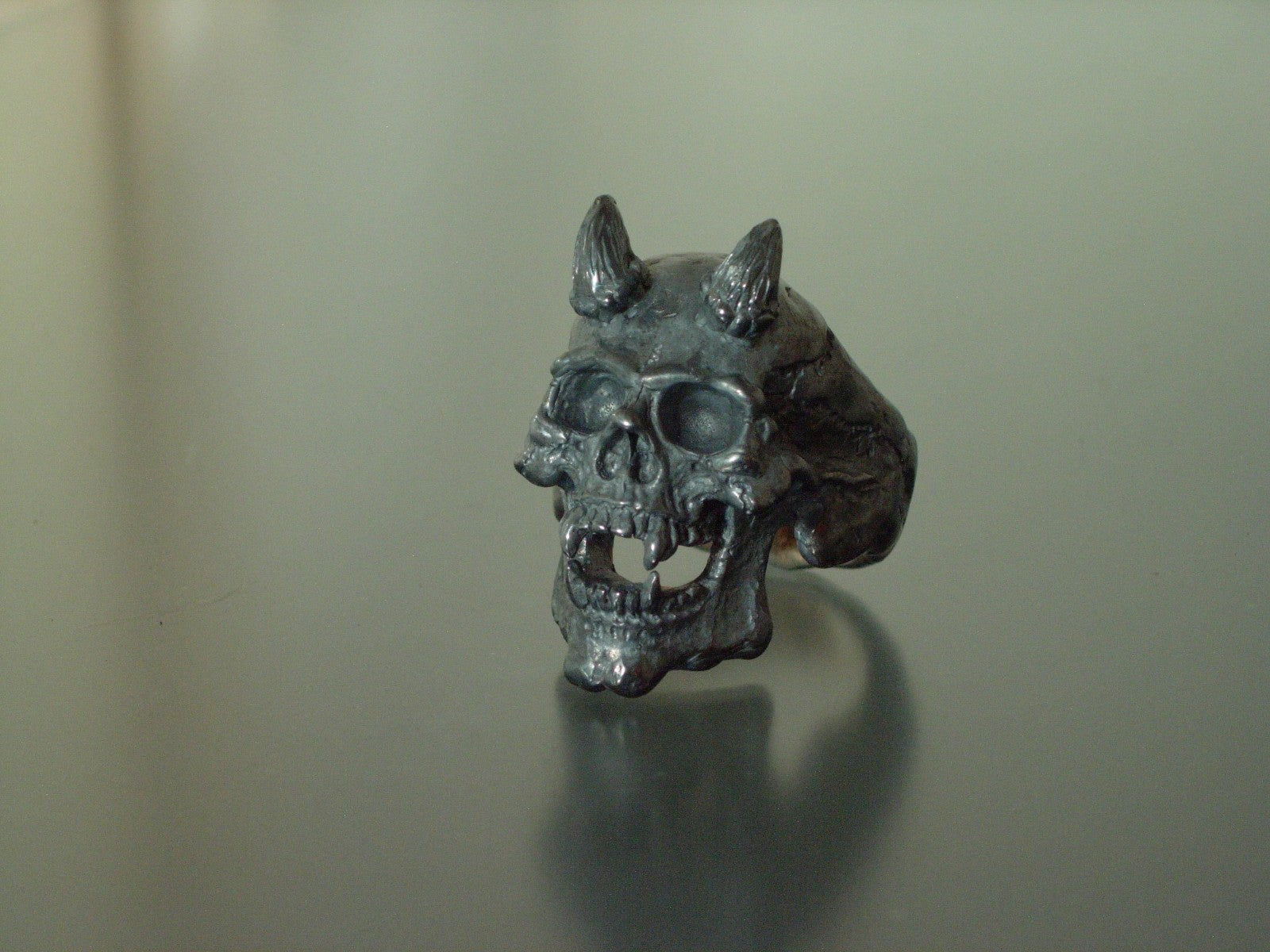 VAMPIRE RING SKULL RING 925.