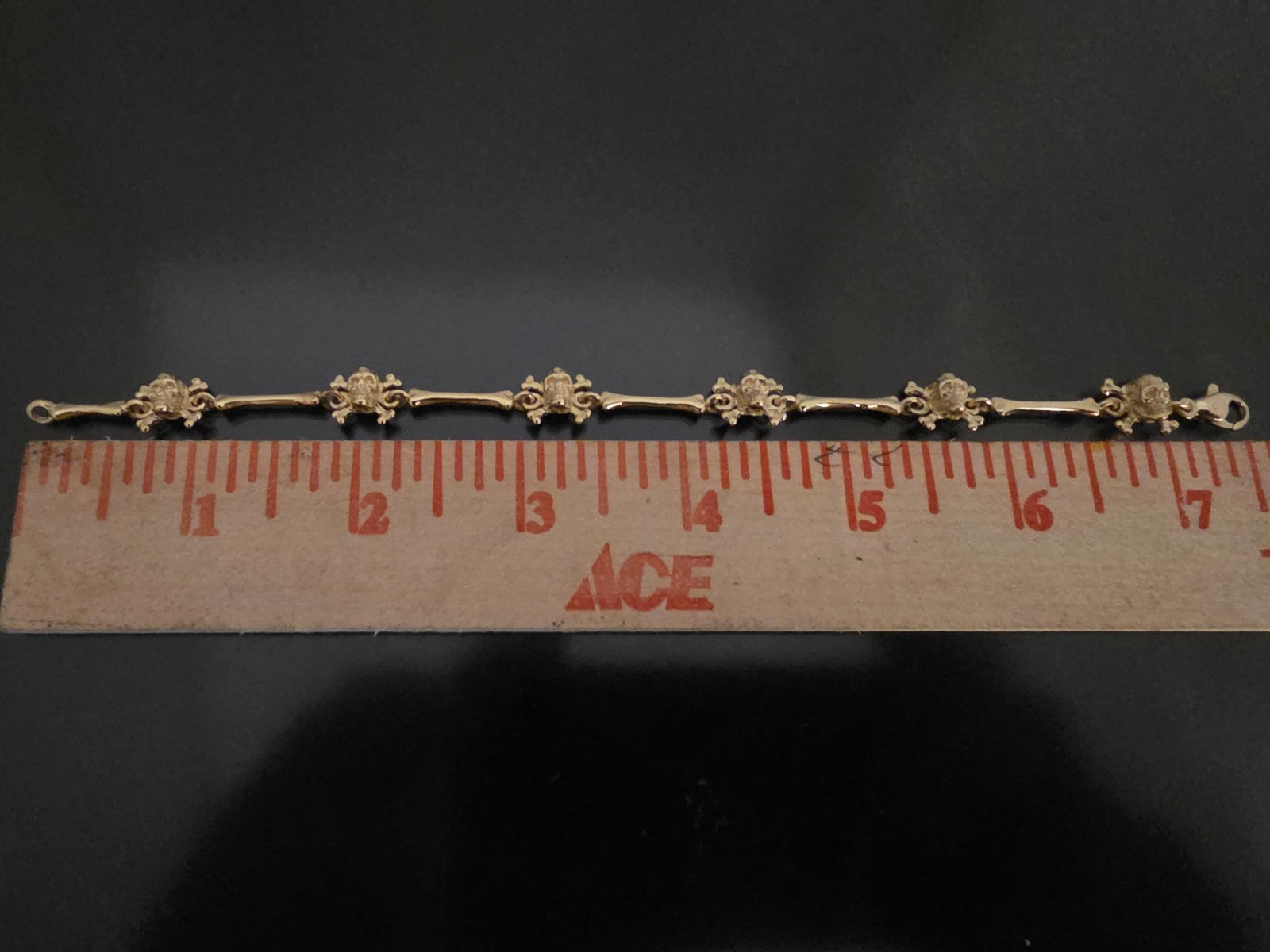 BEAUTIFUL  SOLID 14K GOLD SKULL  AND BONES BRACELET
