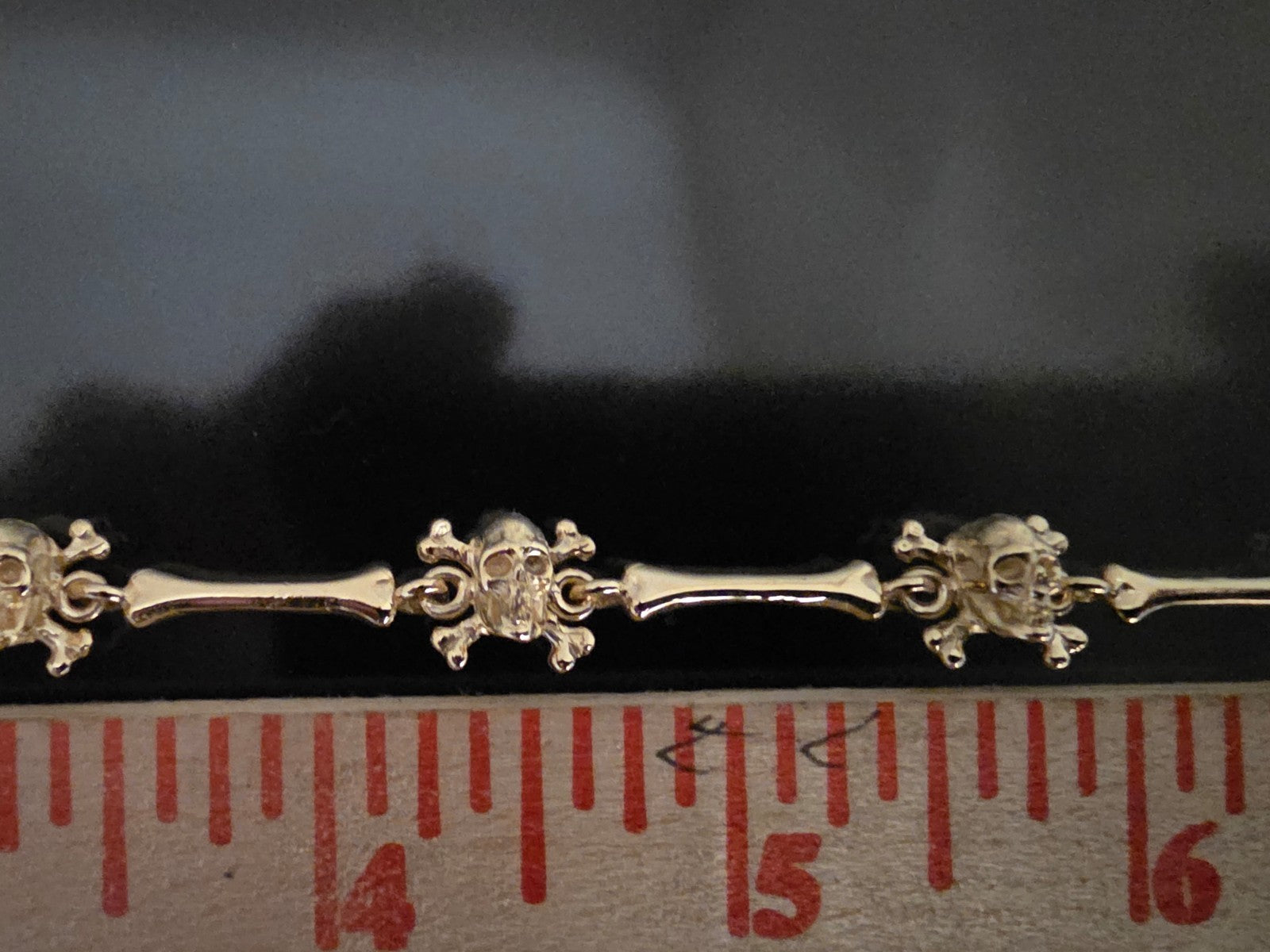 BEAUTIFUL  SOLID 14K GOLD SKULL  AND BONES BRACELET